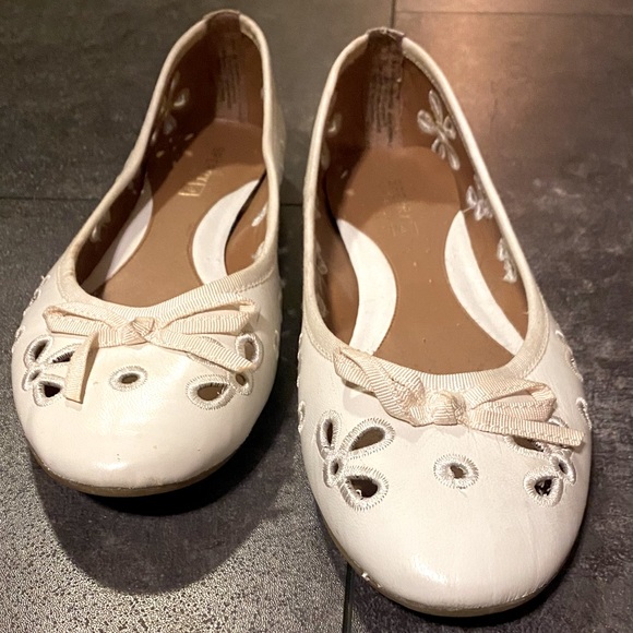 COPY - Sperry leather white flats. - Picture 3 of 6